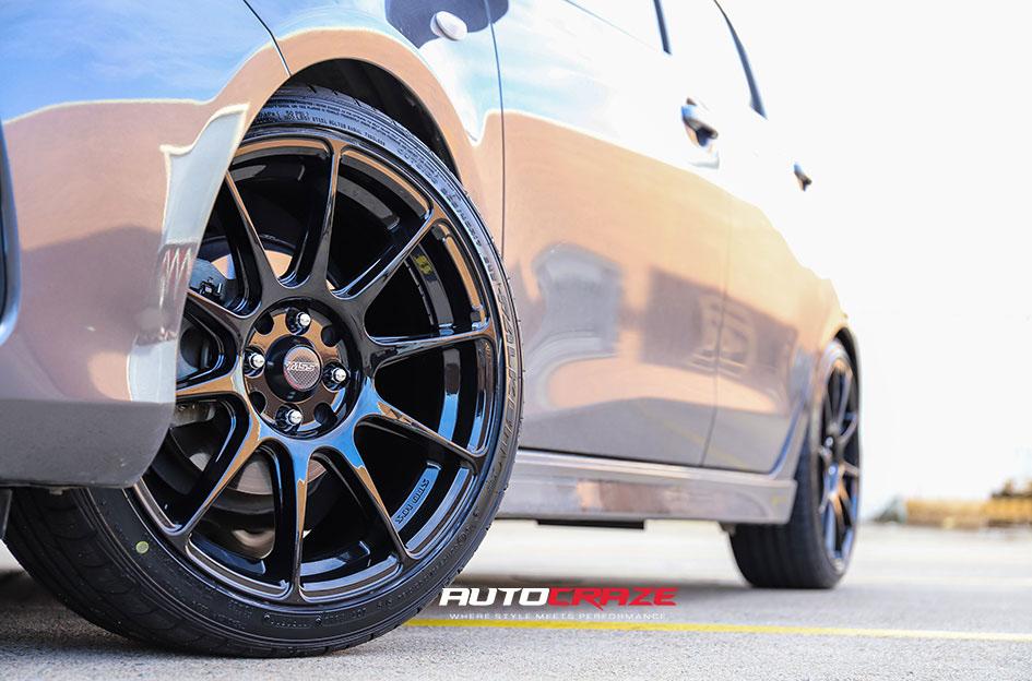 TOYOTA YARIS BLADE BLACK